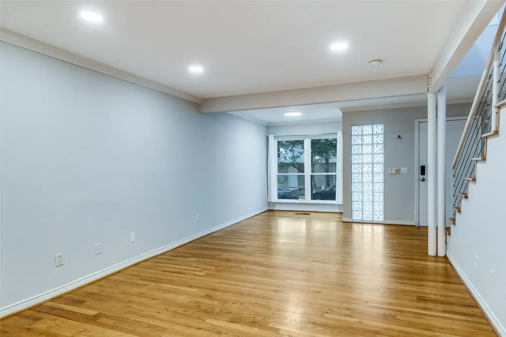 4122 Travis Street Dallas TX 75204