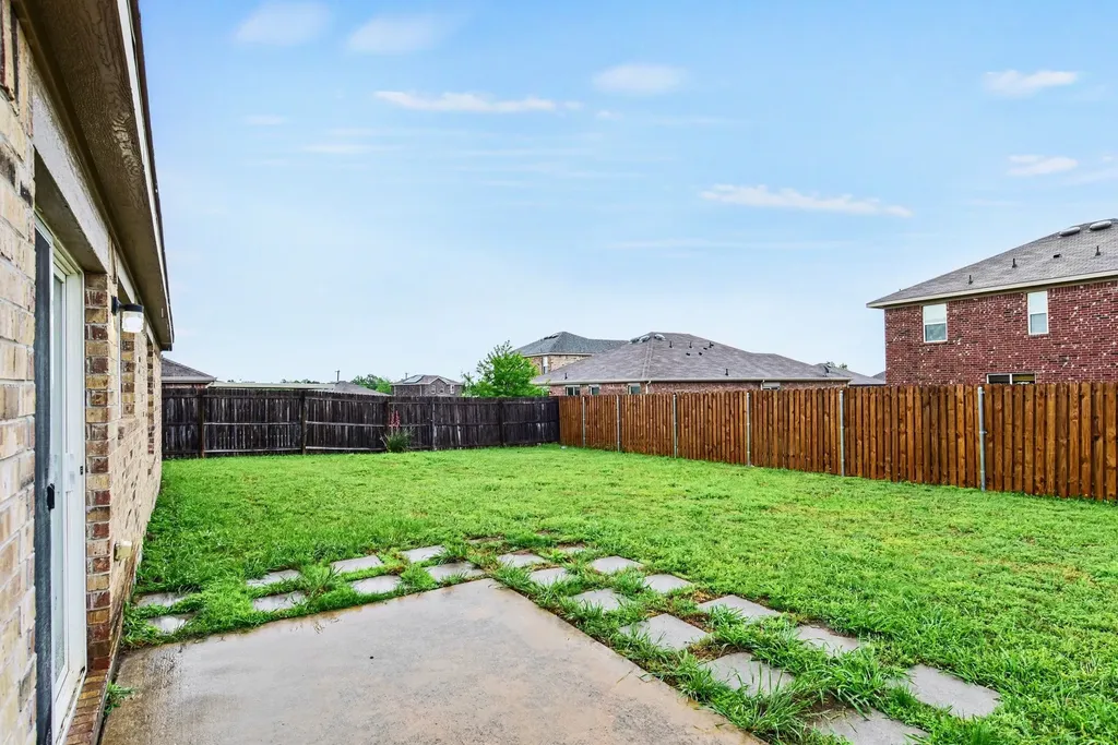 246 Willow Creek Lane Terrell TX 75160