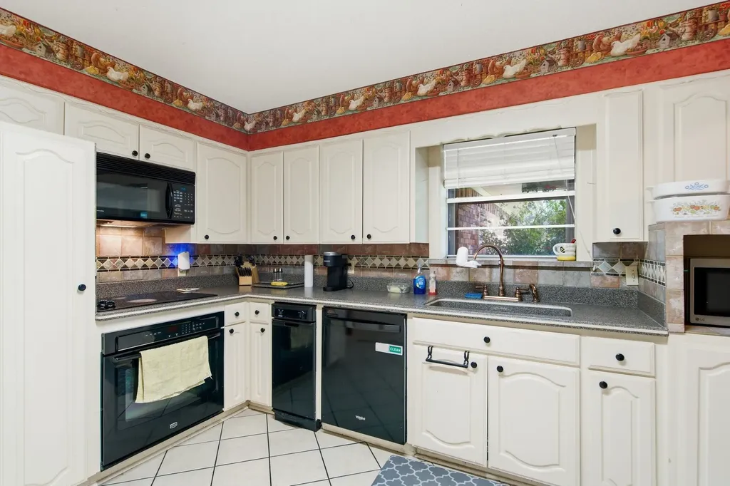 4574 N State Highway 121 Bonham TX 75418