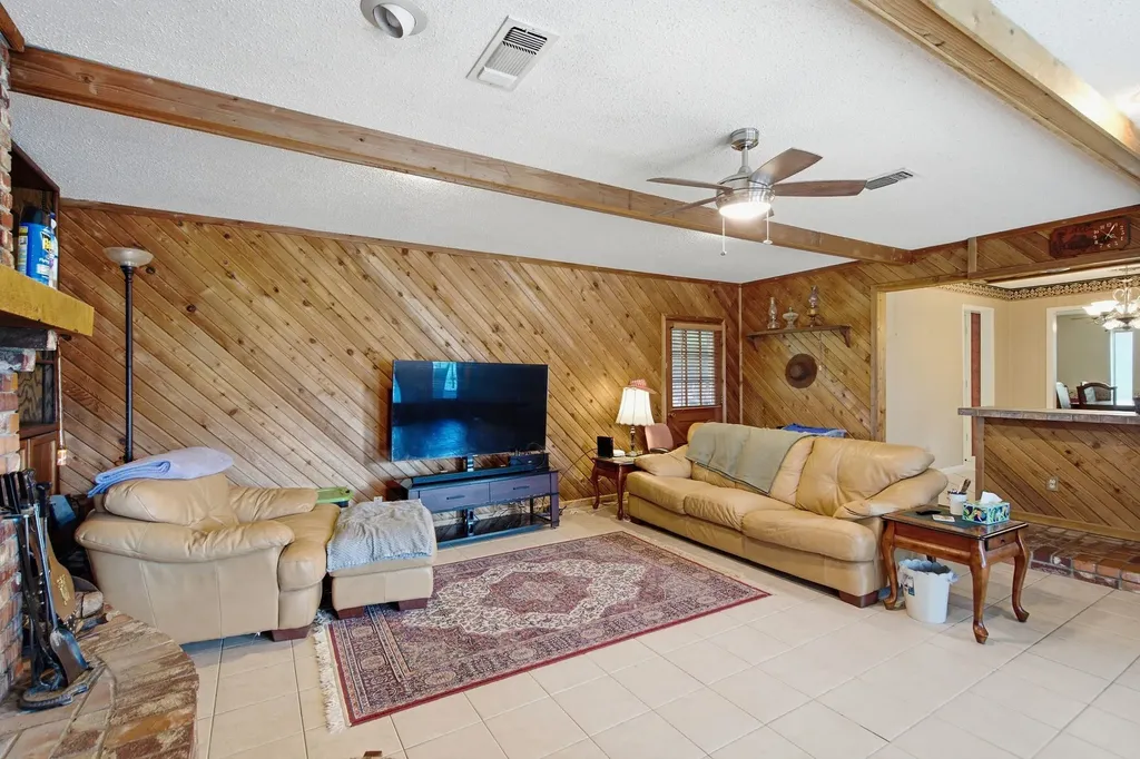 4574 N State Highway 121 Bonham TX 75418