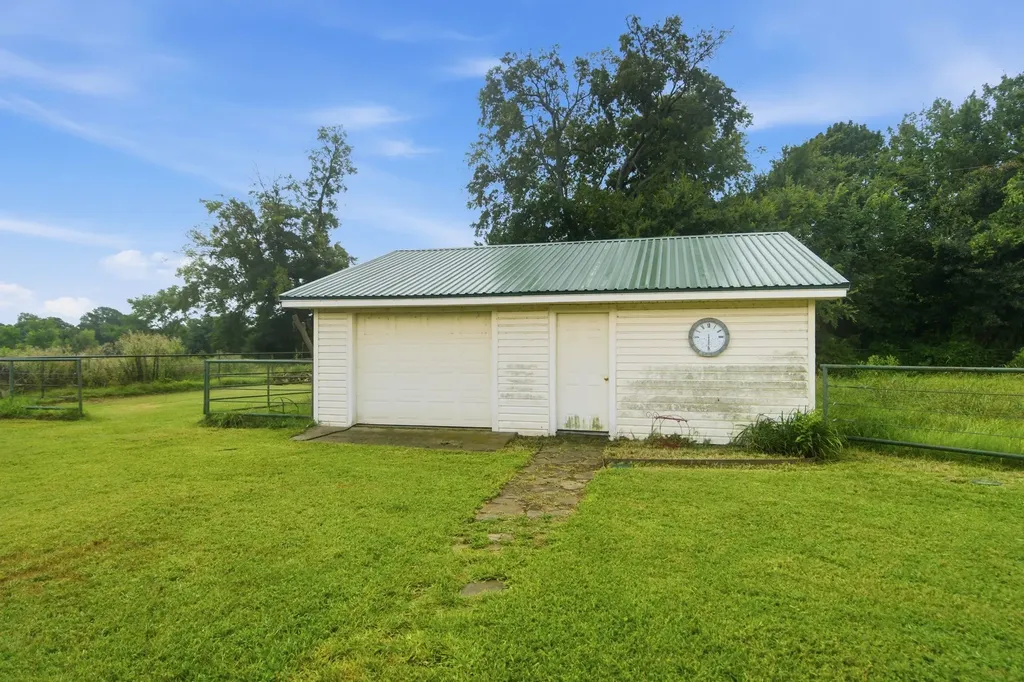 4574 N State Highway 121 Bonham TX 75418