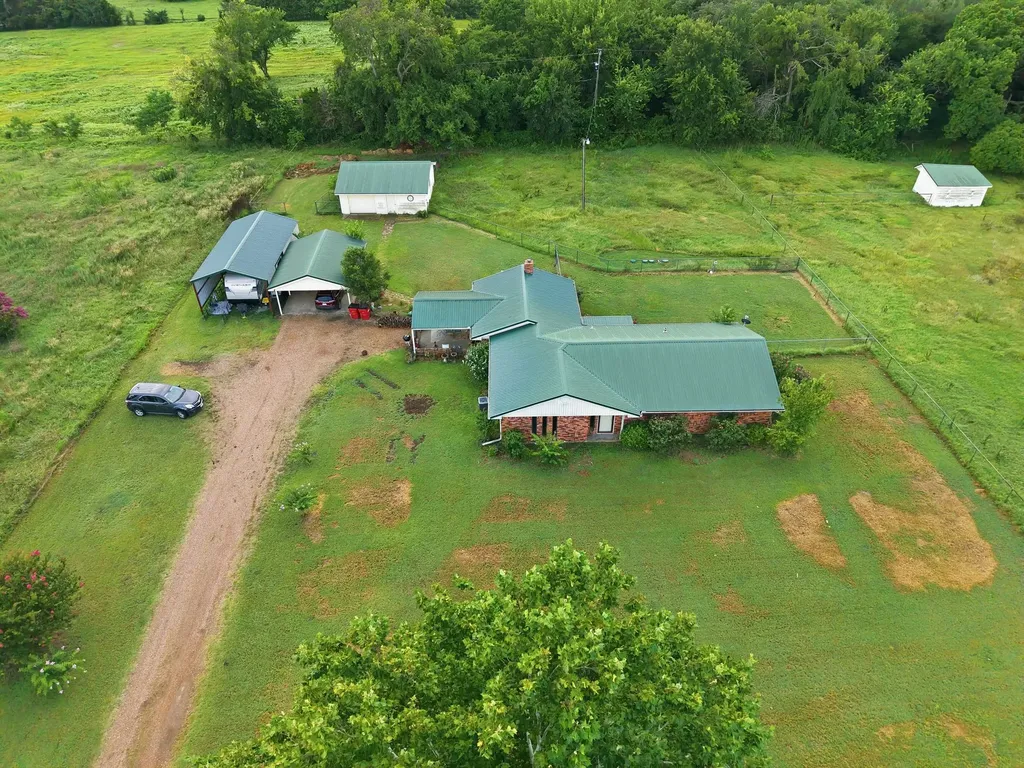 4574 N State Highway 121 Bonham TX 75418