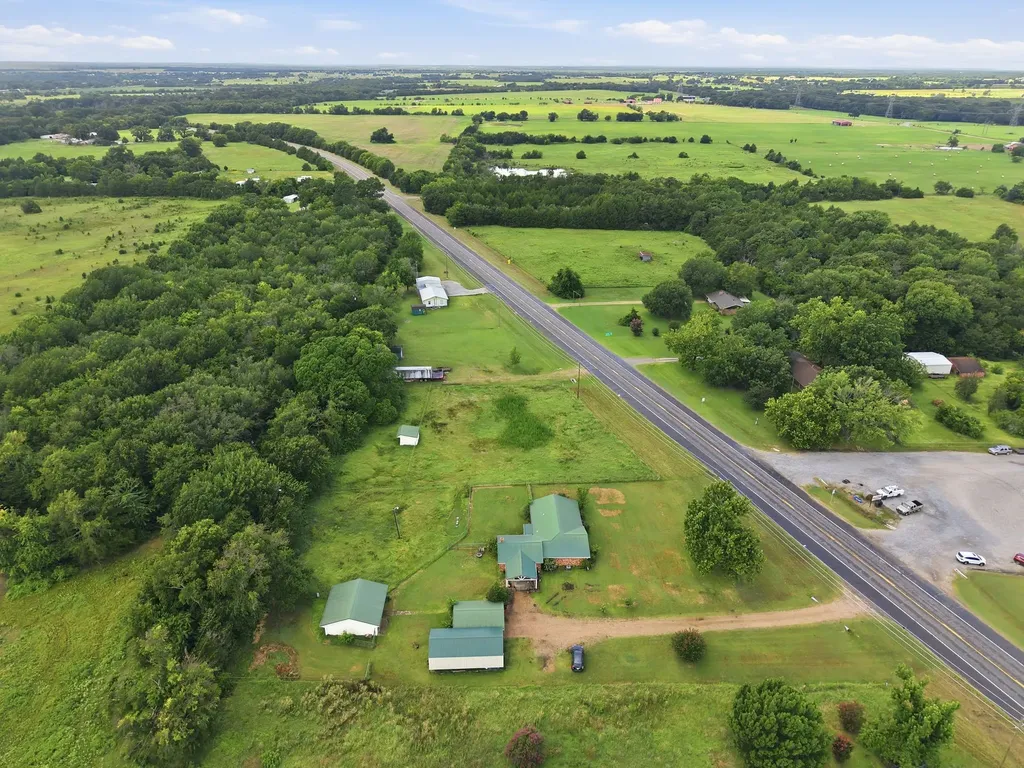 4574 N State Highway 121 Bonham TX 75418