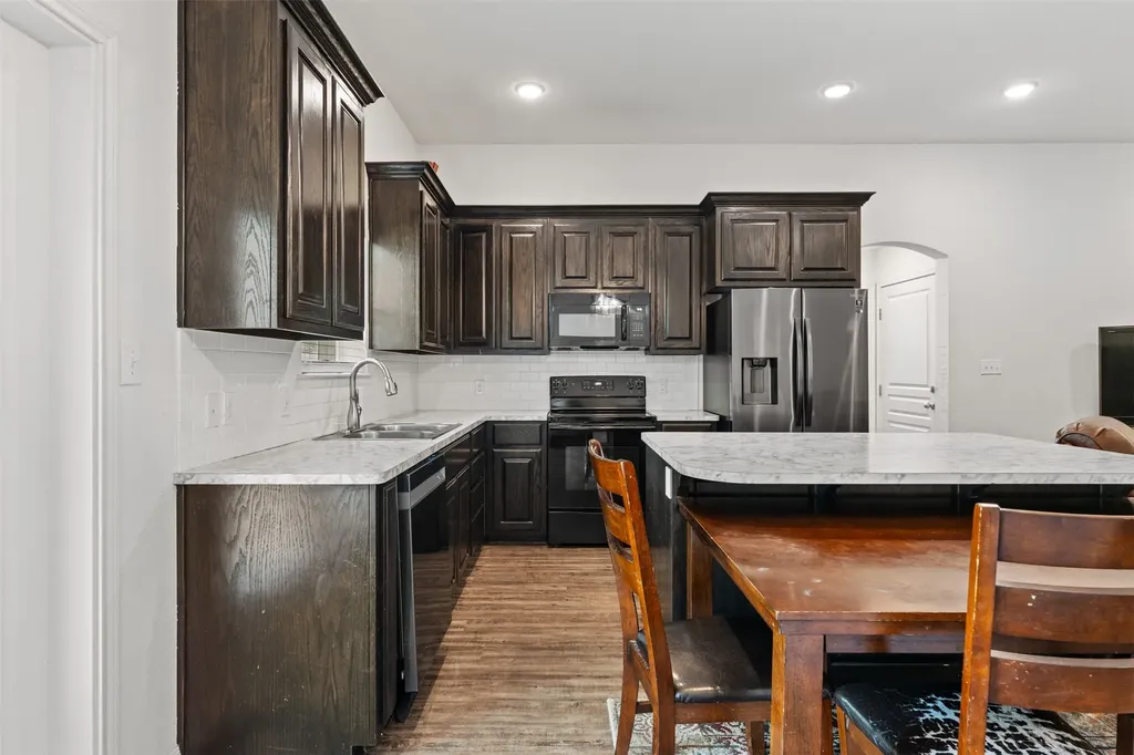100 Tomahawk Drive Lacy Lakeview TX 76705