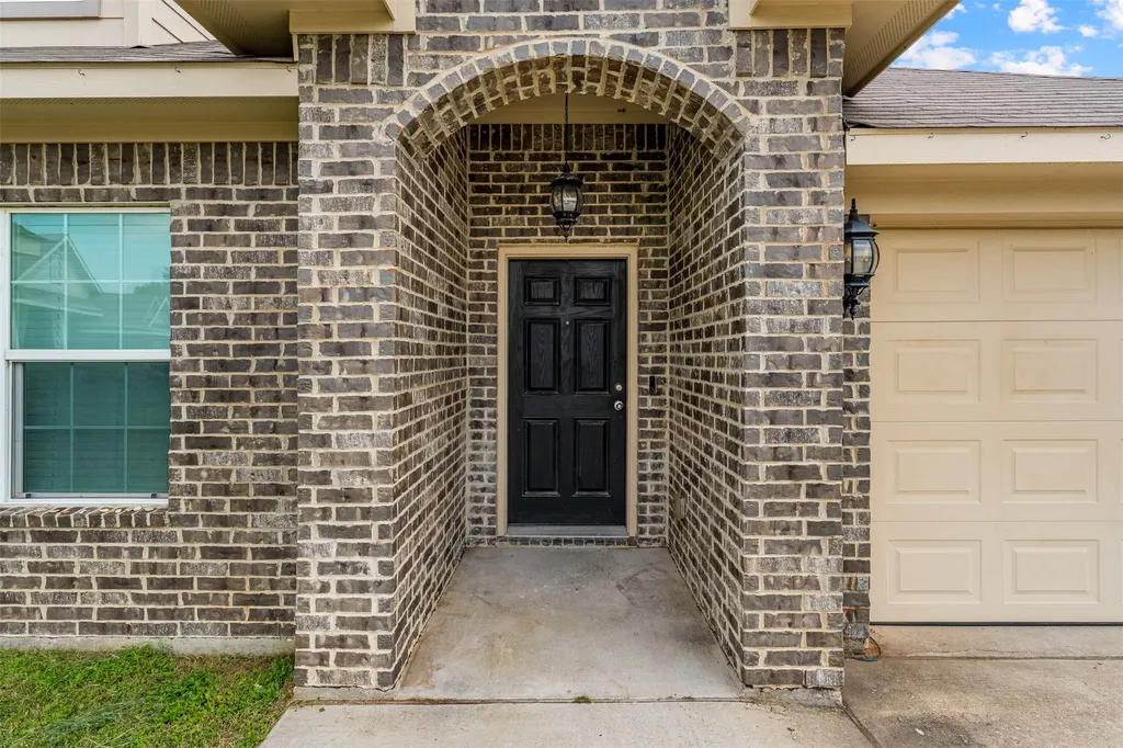 100 Tomahawk Drive Lacy Lakeview TX 76705