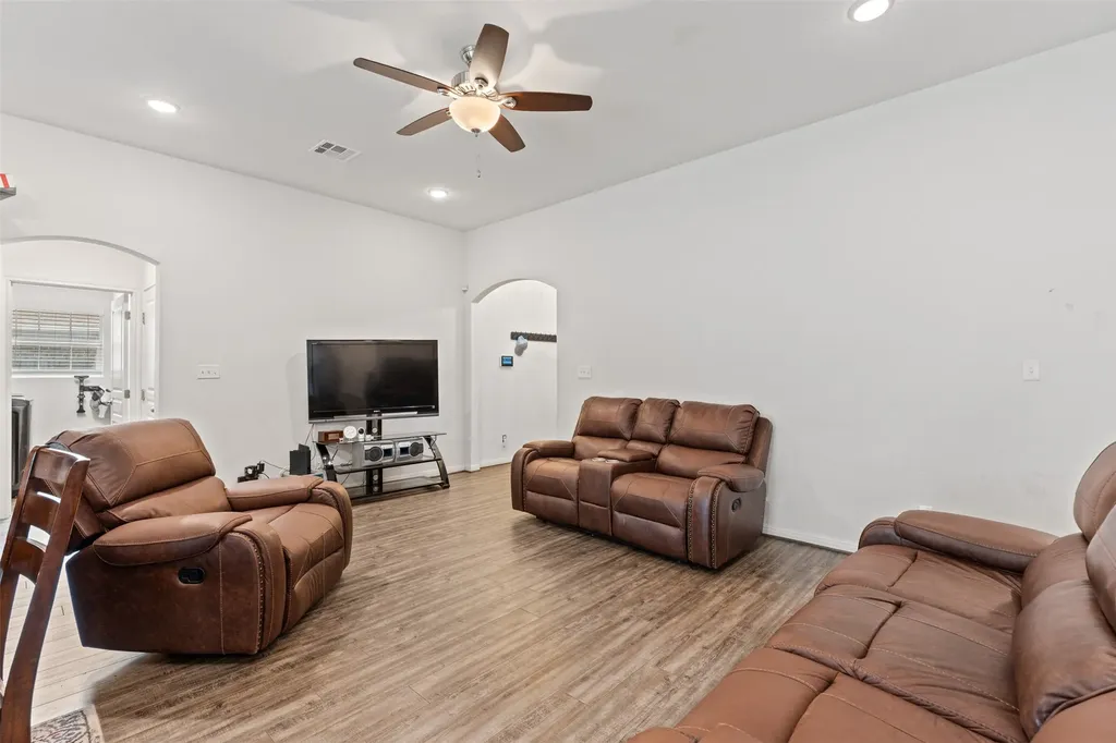 100 Tomahawk Drive Lacy Lakeview TX 76705