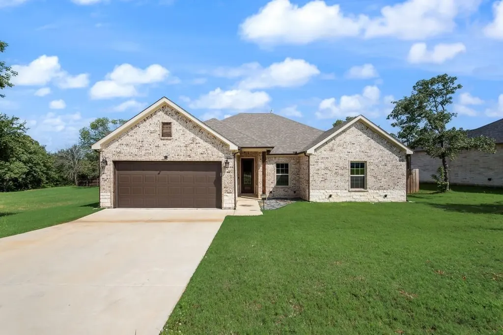 836 Haynie Drive Runaway Bay TX 76426