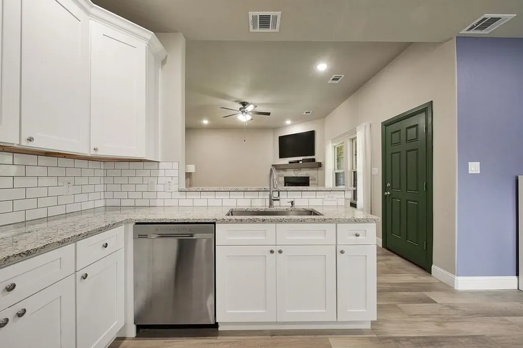 836 Haynie Drive Runaway Bay TX 76426