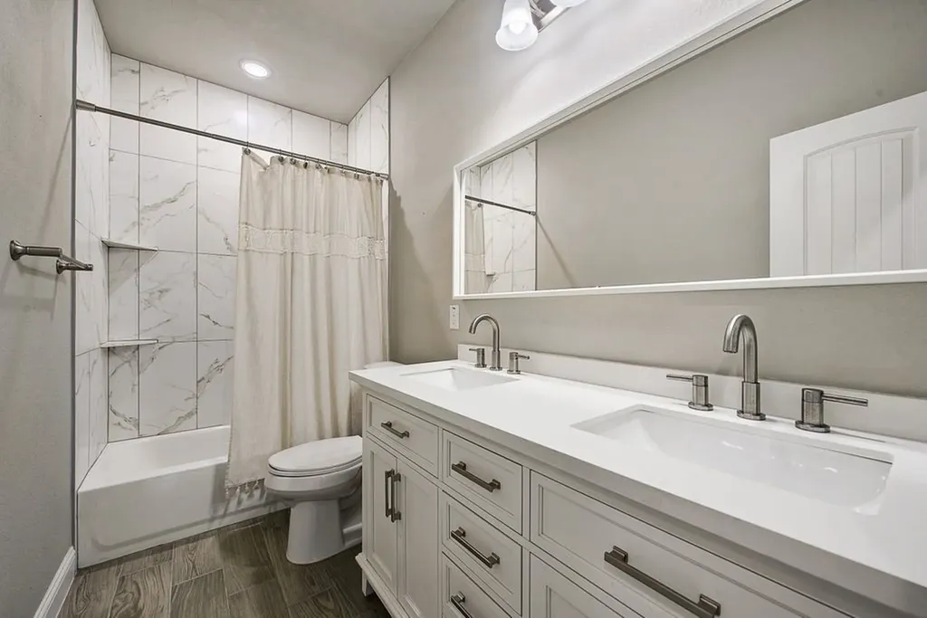 836 Haynie Drive Runaway Bay TX 76426