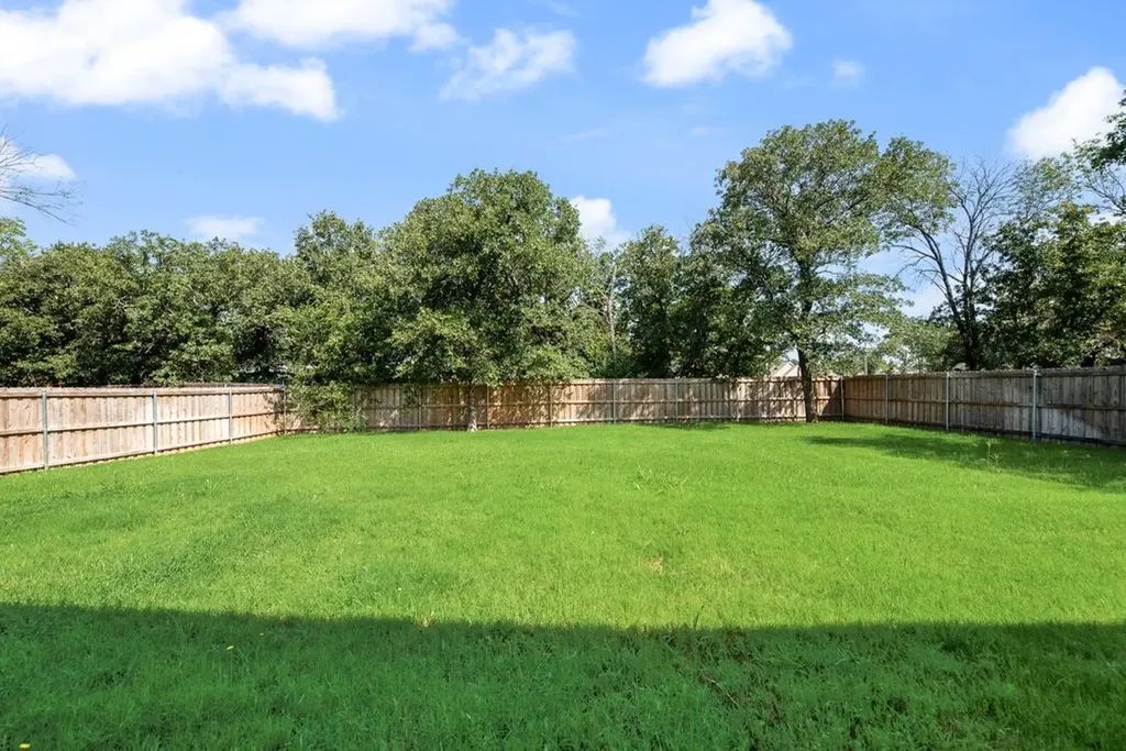 836 Haynie Drive Runaway Bay TX 76426