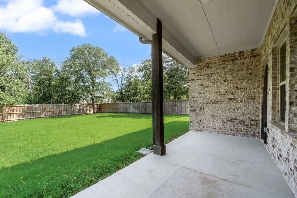 836 Haynie Drive Runaway Bay TX 76426