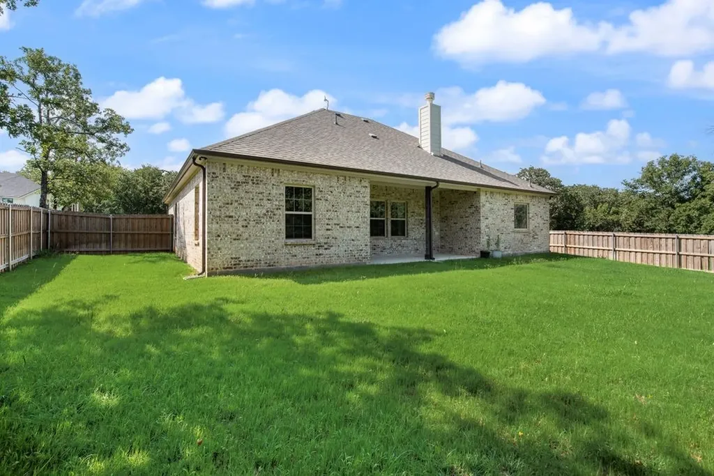 836 Haynie Drive Runaway Bay TX 76426