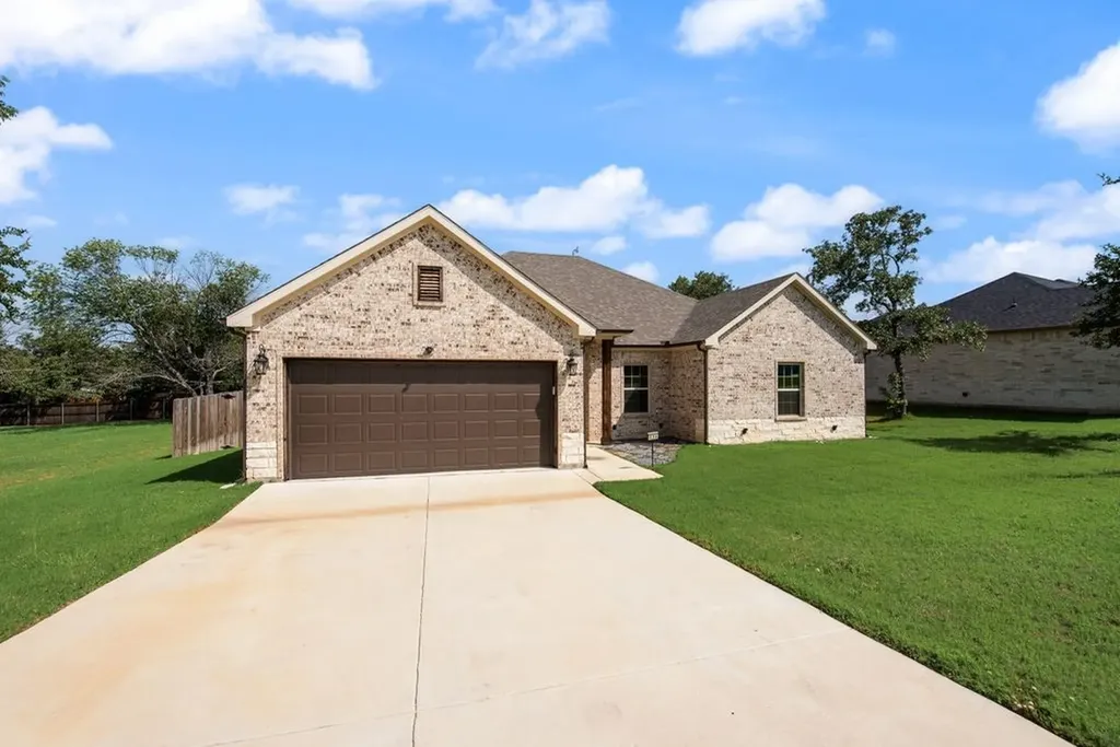 836 Haynie Drive Runaway Bay TX 76426