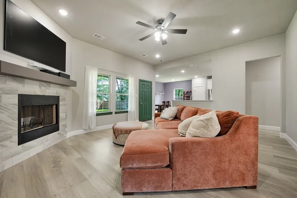 836 Haynie Drive Runaway Bay TX 76426