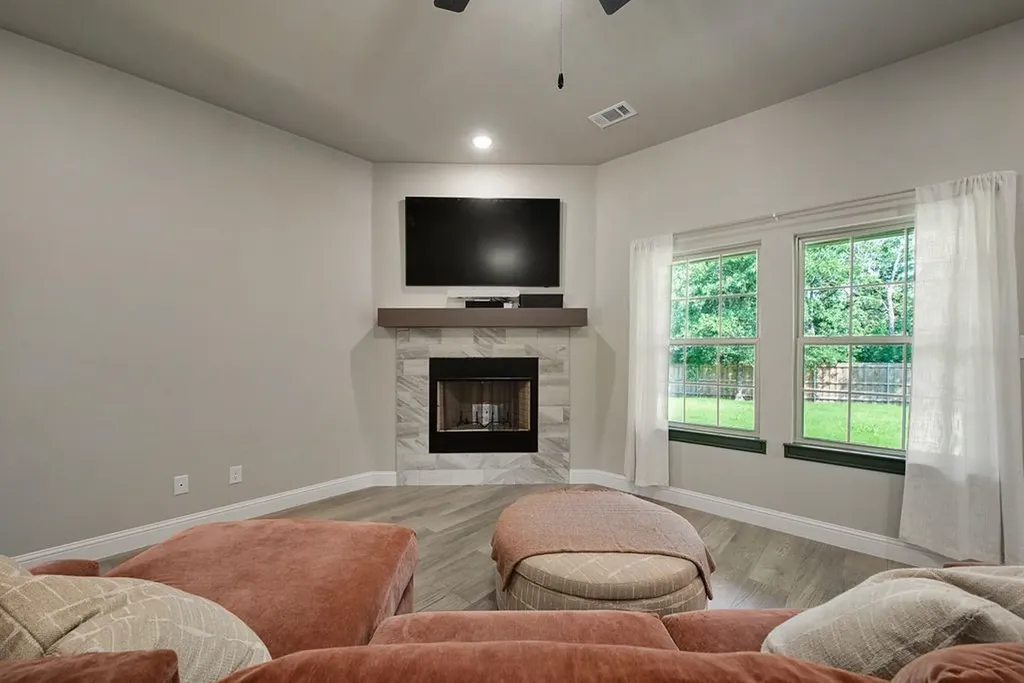 836 Haynie Drive Runaway Bay TX 76426