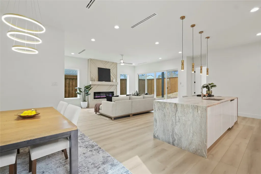 4016 Puget Street Dallas TX 75212