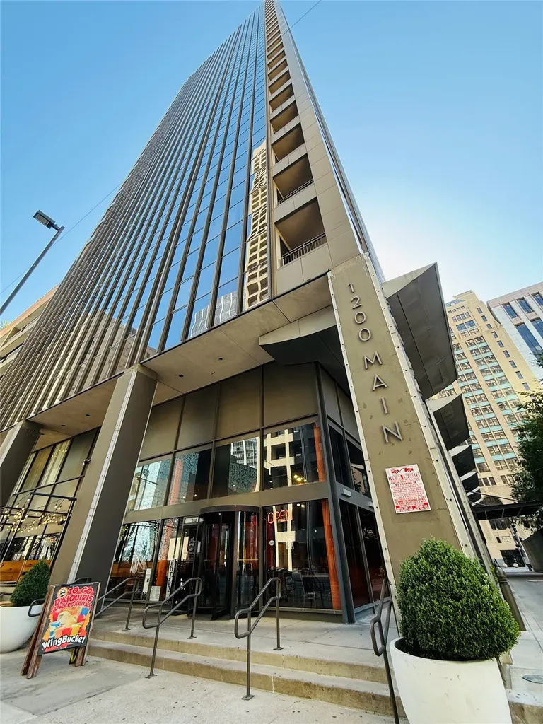 1200 Main Street Dallas TX 75202