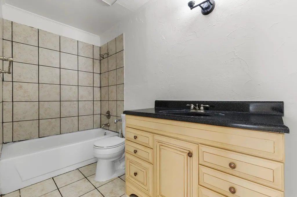 2240 Tarpley Road Carrollton TX 75006