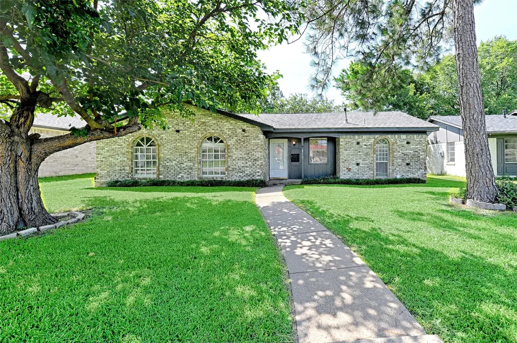 810 Waikiki Drive Garland TX 75043