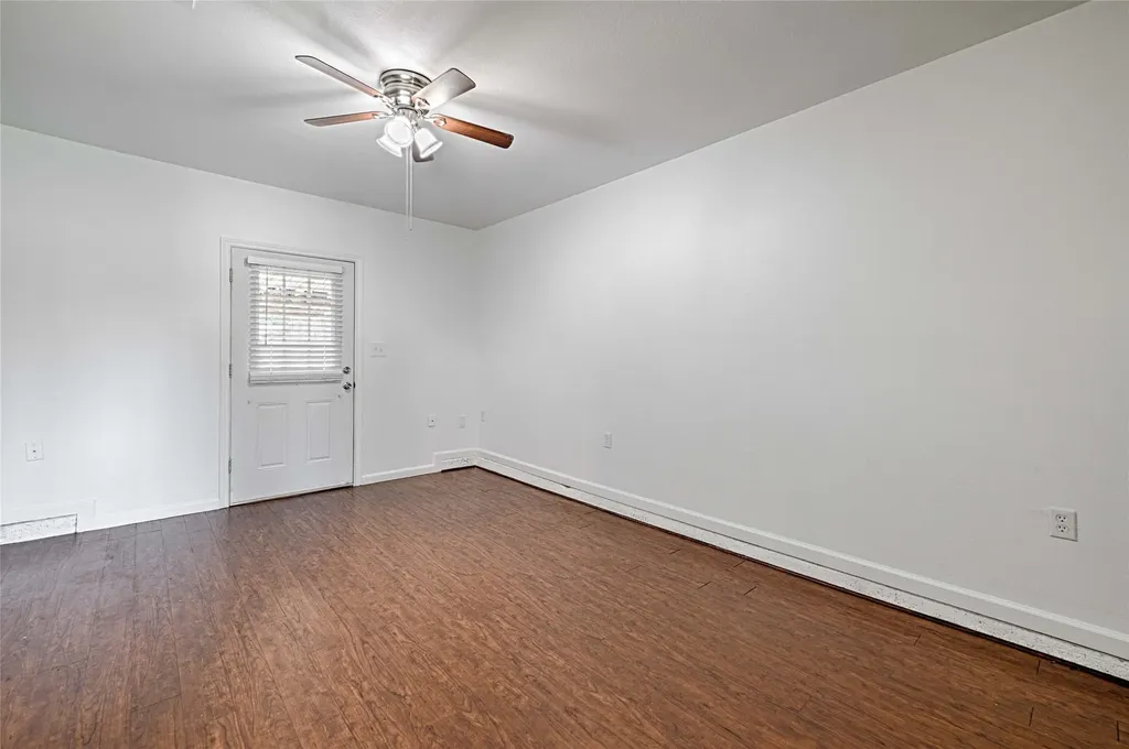 810 Waikiki Drive Garland TX 75043