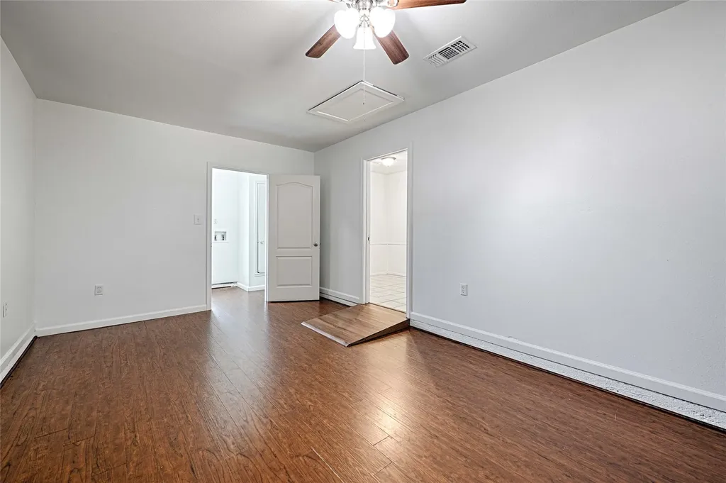 810 Waikiki Drive Garland TX 75043