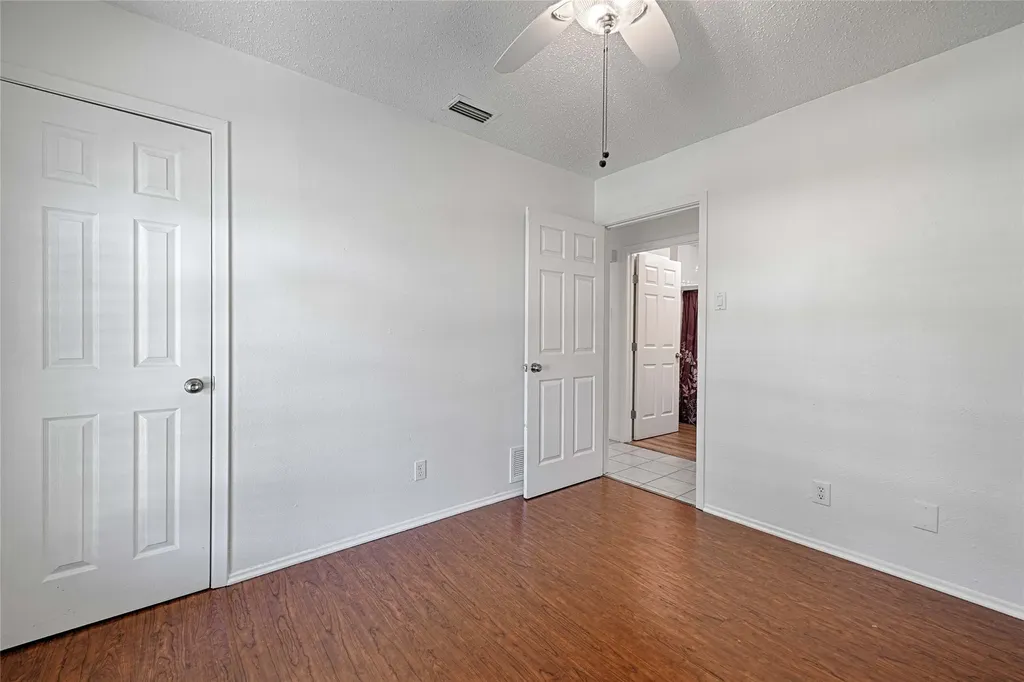 810 Waikiki Drive Garland TX 75043