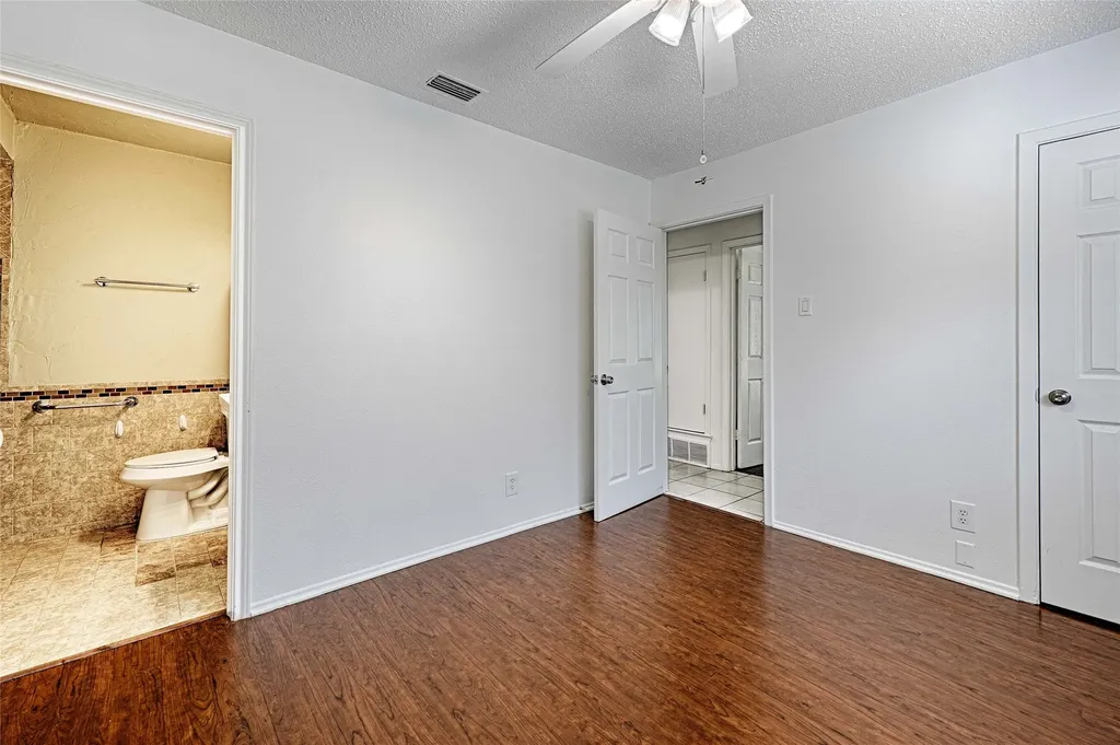 810 Waikiki Drive Garland TX 75043
