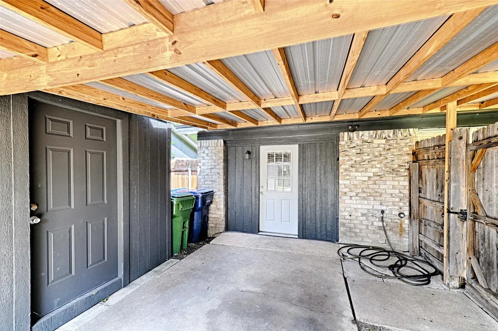 810 Waikiki Drive Garland TX 75043