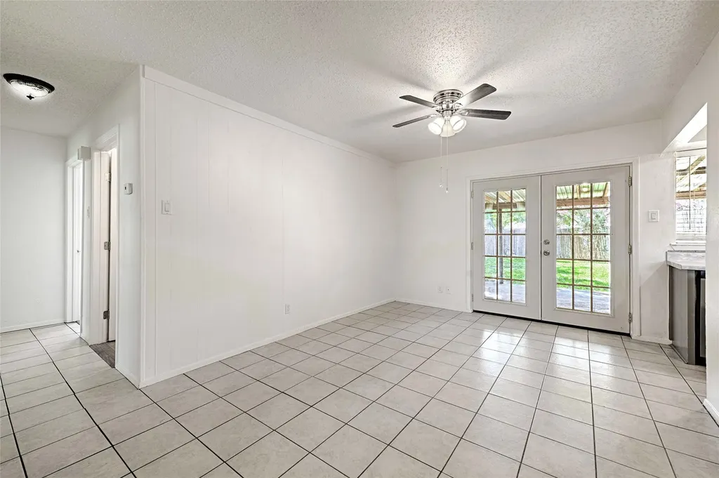 810 Waikiki Drive Garland TX 75043