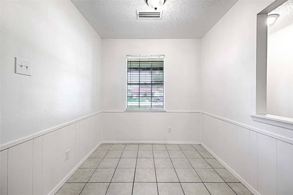 810 Waikiki Drive Garland TX 75043