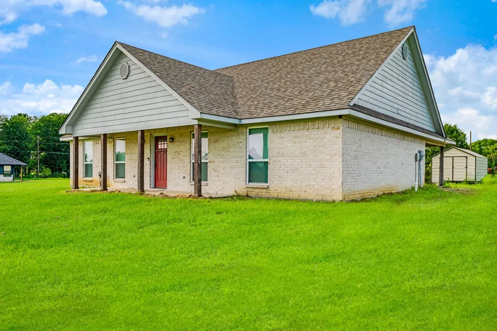 735 Todd Street Blossom TX 75416