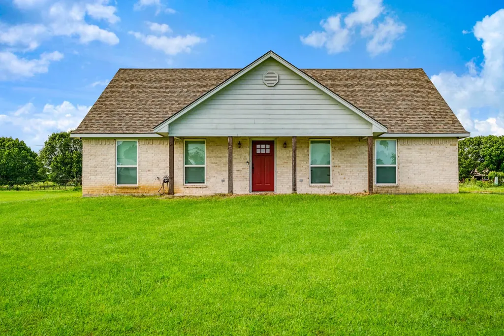 735 Todd Street Blossom TX 75416