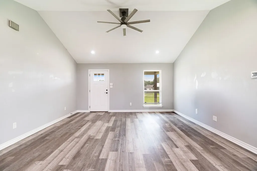735 Todd Street Blossom TX 75416
