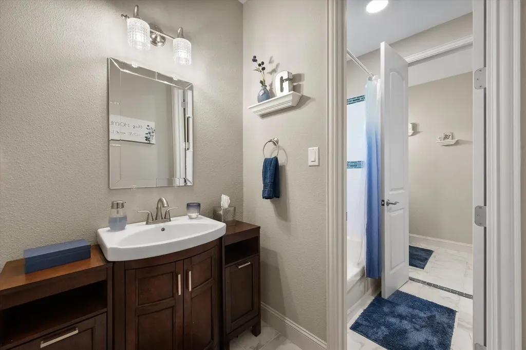 930 Waters Edge Drive Corsicana TX 75109
