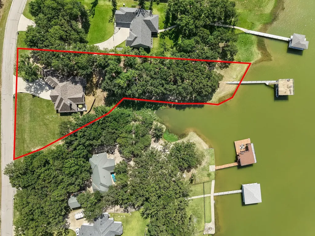 930 Waters Edge Drive Corsicana TX 75109