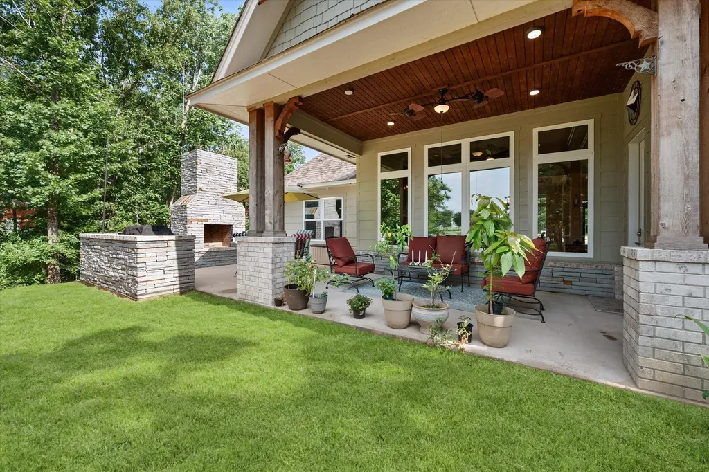 930 Waters Edge Drive Corsicana TX 75109