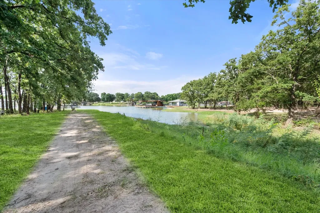 930 Waters Edge Drive Corsicana TX 75109