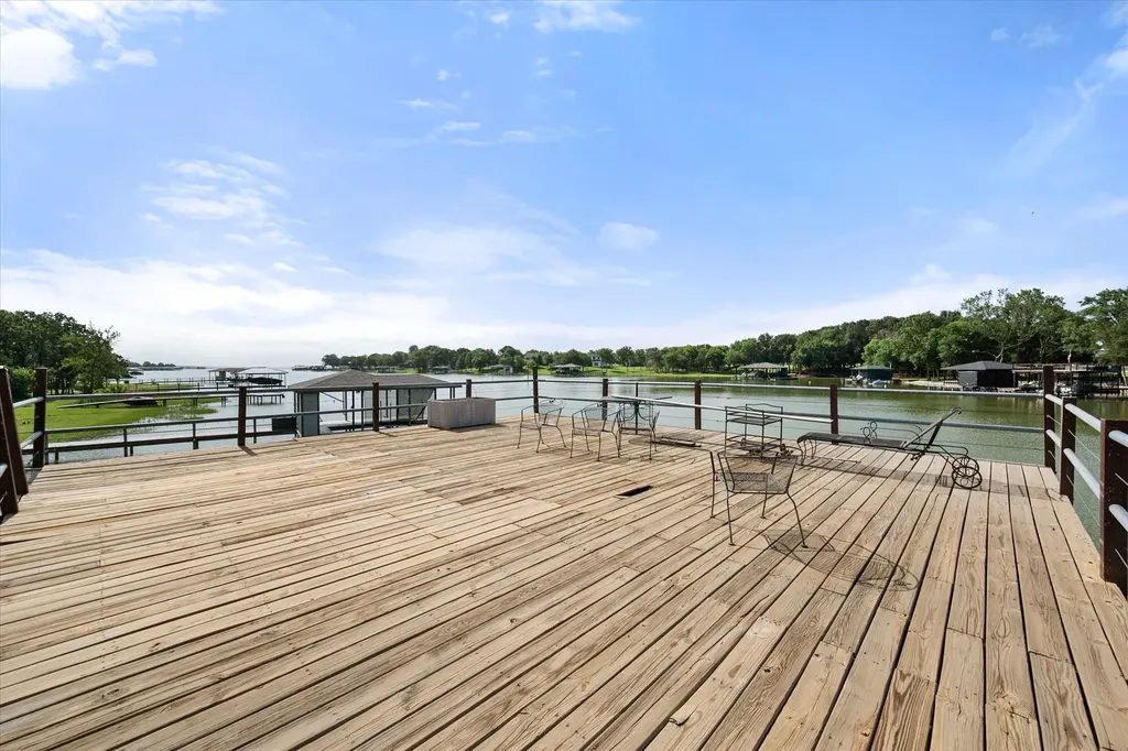 930 Waters Edge Drive Corsicana TX 75109