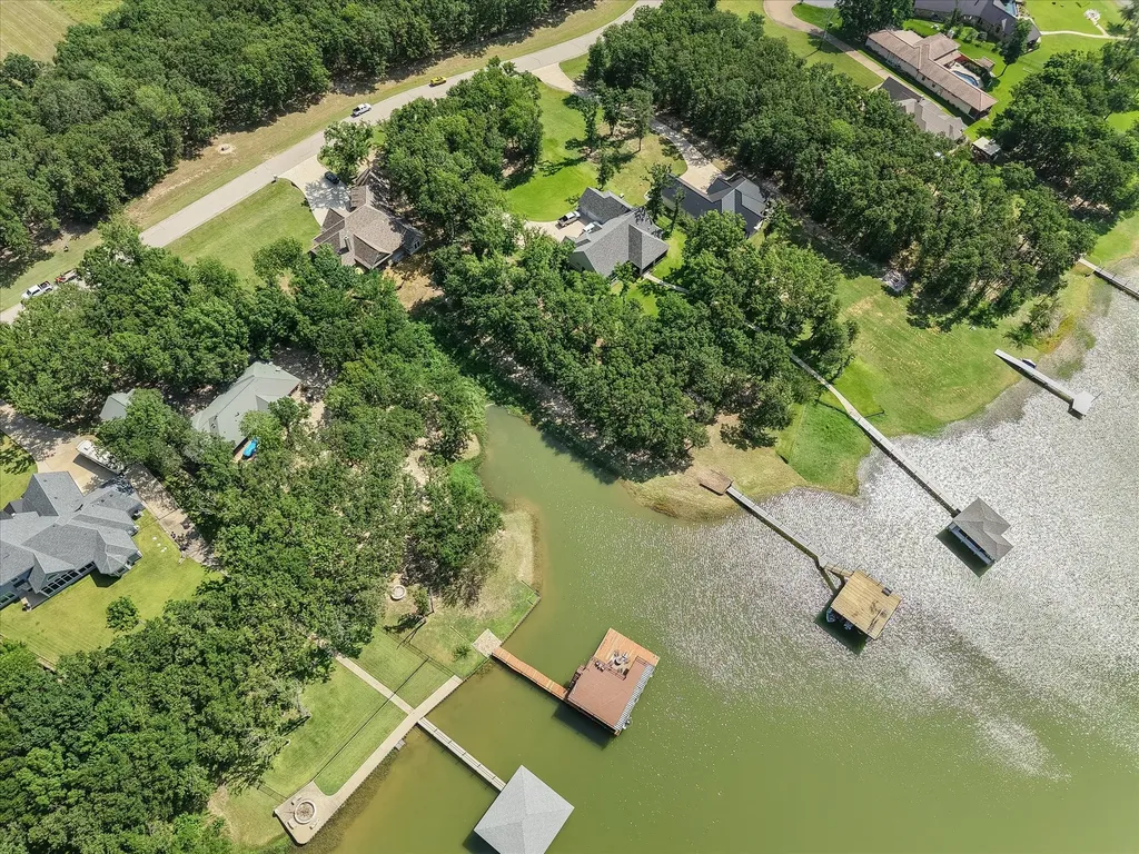 930 Waters Edge Drive Corsicana TX 75109