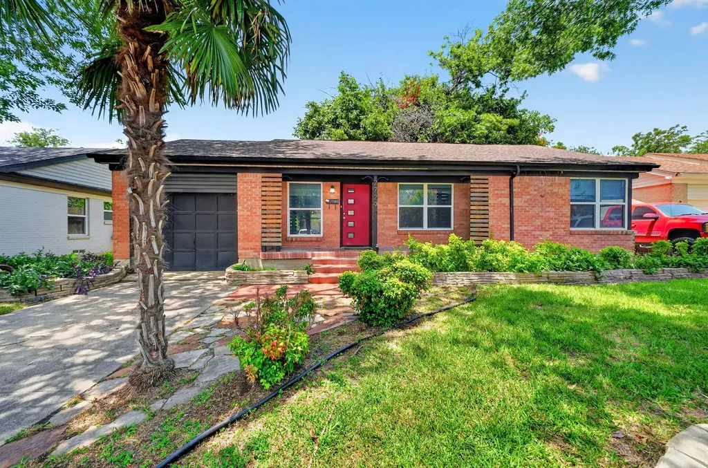 2729 Province Lane Dallas TX 75228