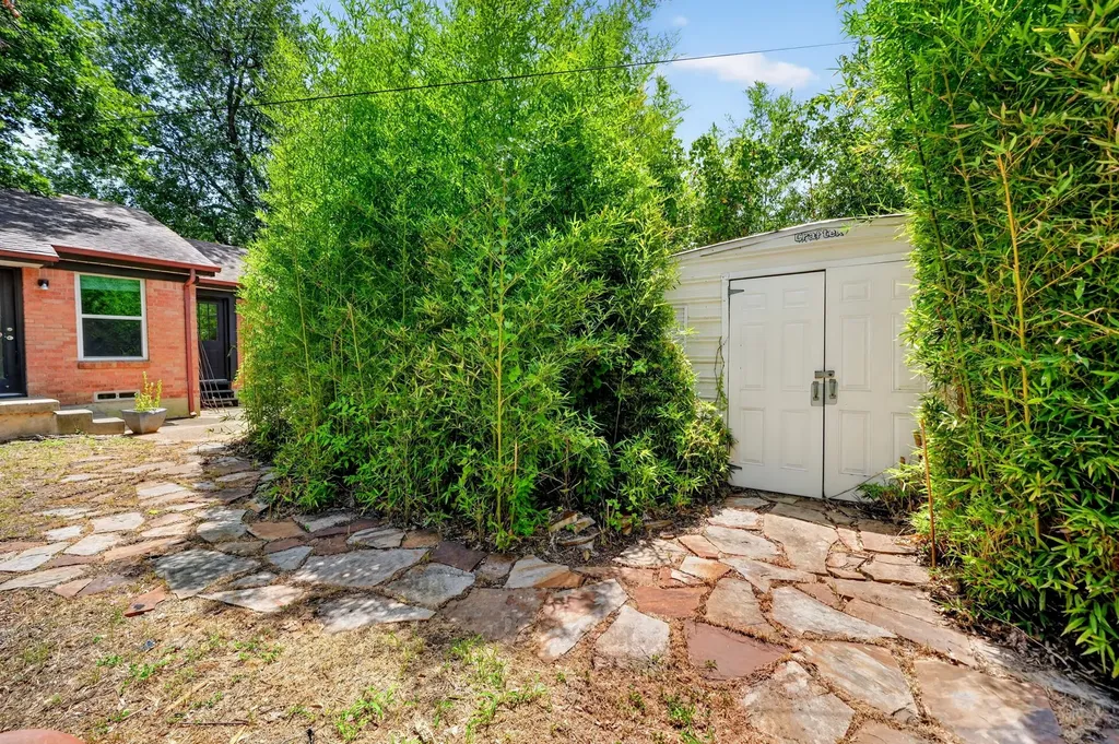 2729 Province Lane Dallas TX 75228