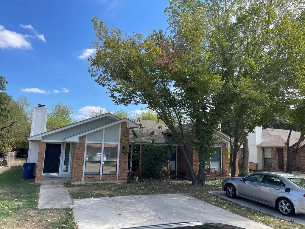 104 Oak Wood Lane Kennedale TX 76060
