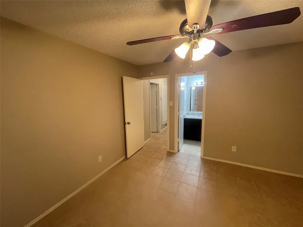104 Oak Wood Lane Kennedale TX 76060