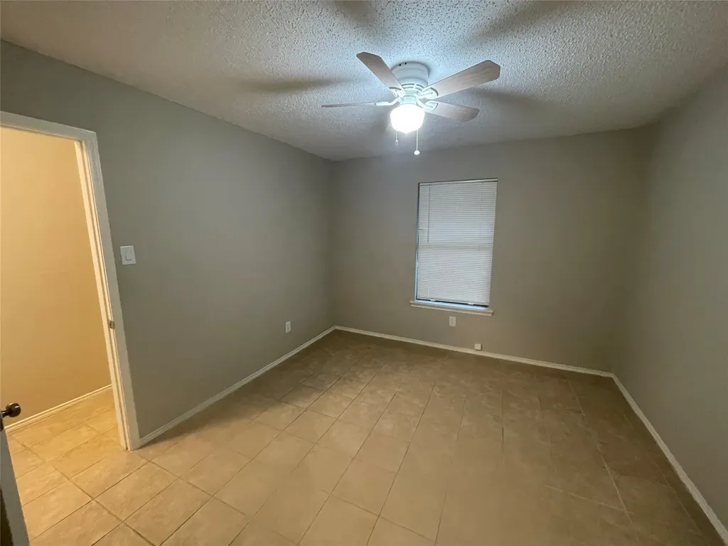 104 Oak Wood Lane Kennedale TX 76060