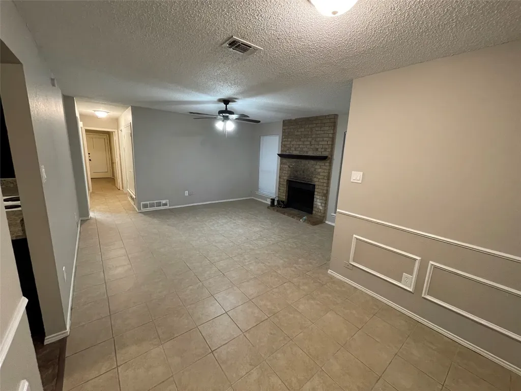 104 Oak Wood Lane Kennedale TX 76060