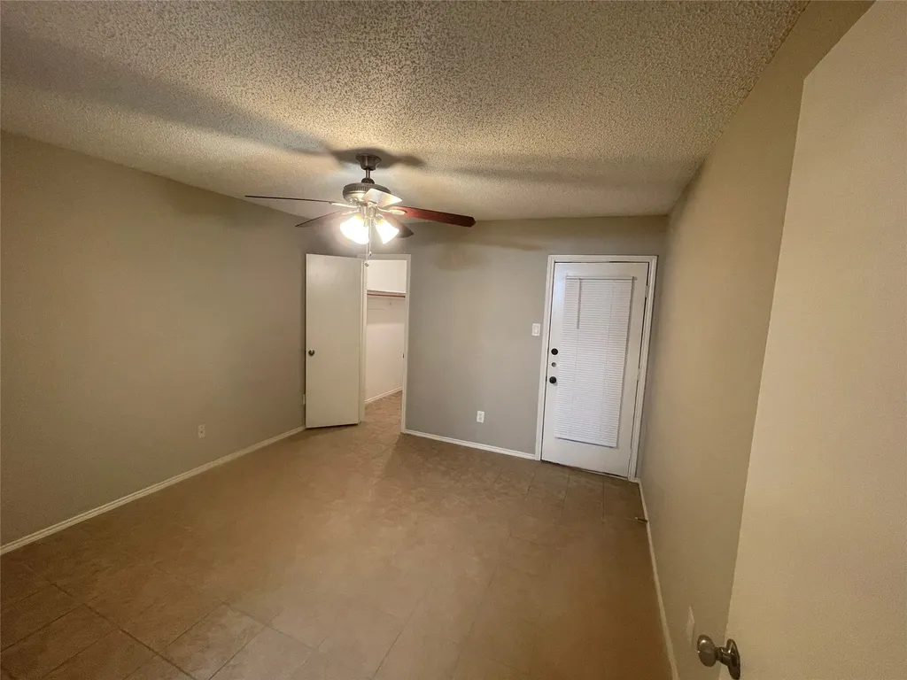 104 Oak Wood Lane Kennedale TX 76060