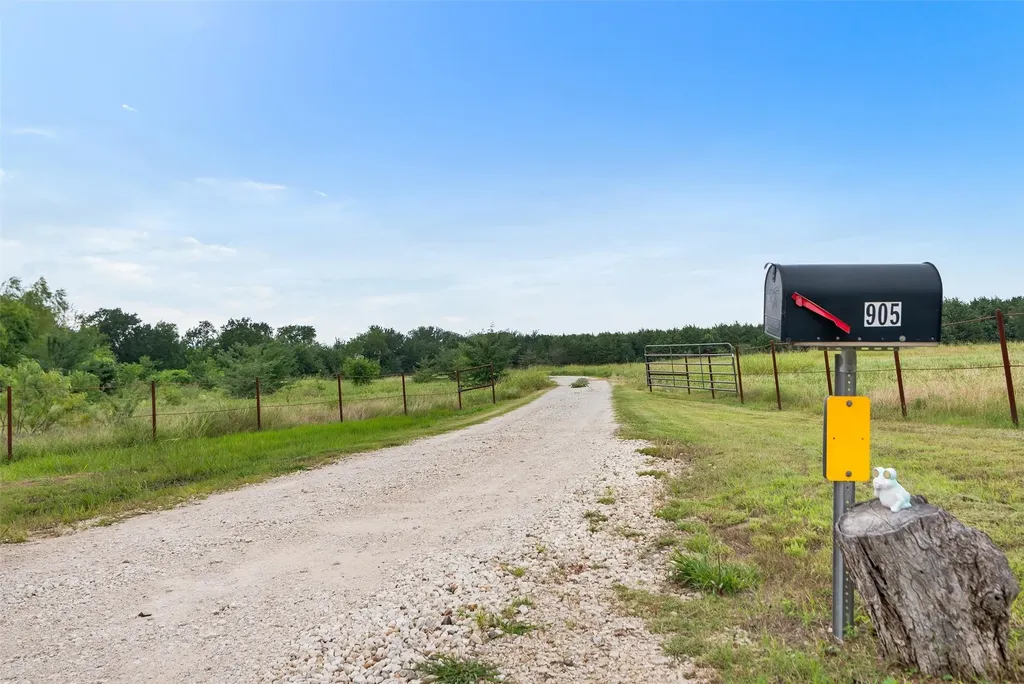905 E Fm 120 Denison TX 75021