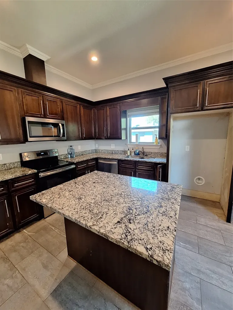 4107 Canada Drive Dallas TX 75212