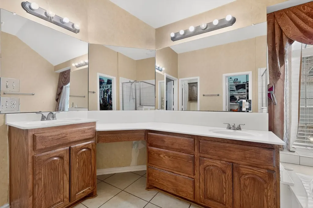 2201 Trickling Creek Drive Garland TX 75041