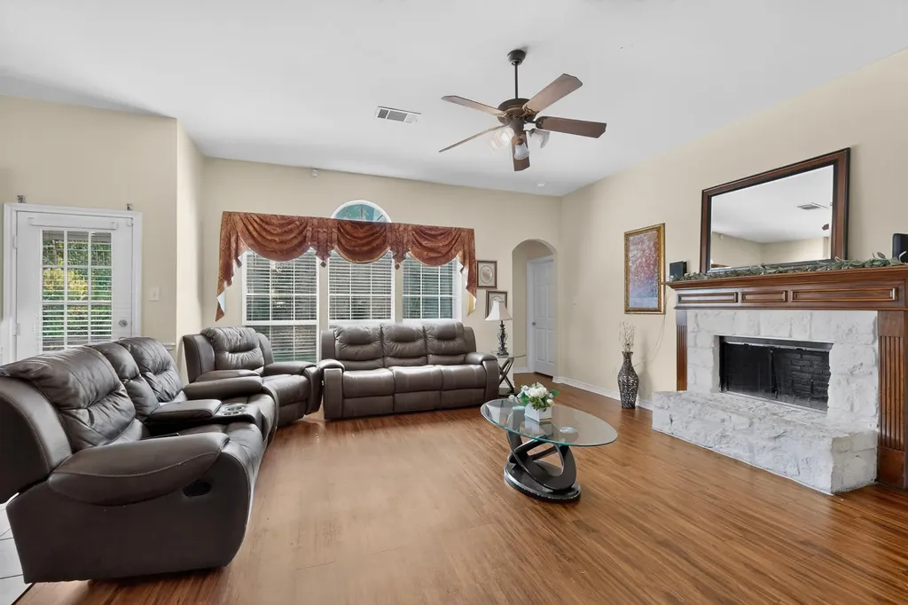 2201 Trickling Creek Drive Garland TX 75041